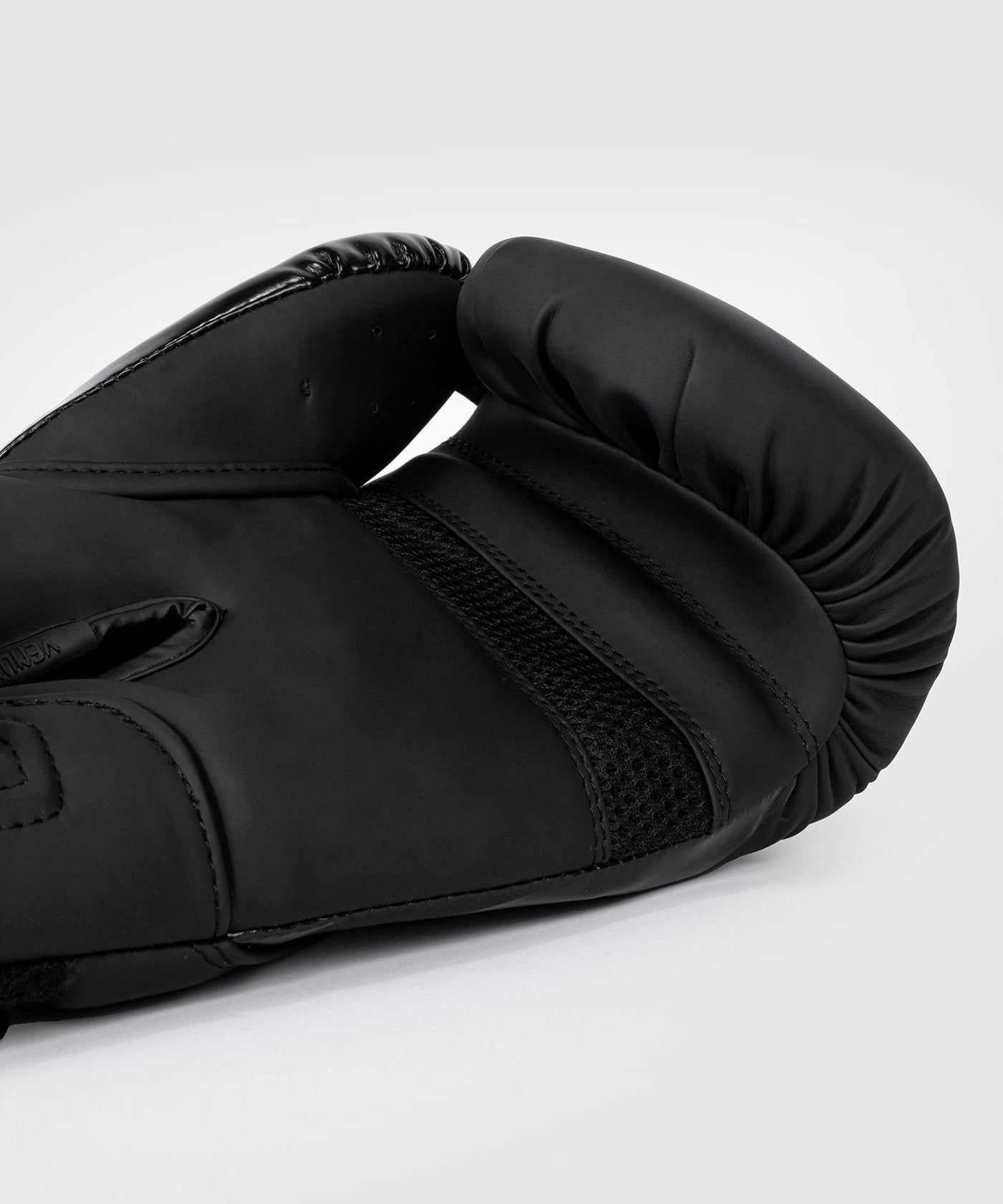 כפפות איגרוף Venum Challenger 4.0 Boxing Gloves - Black/Black