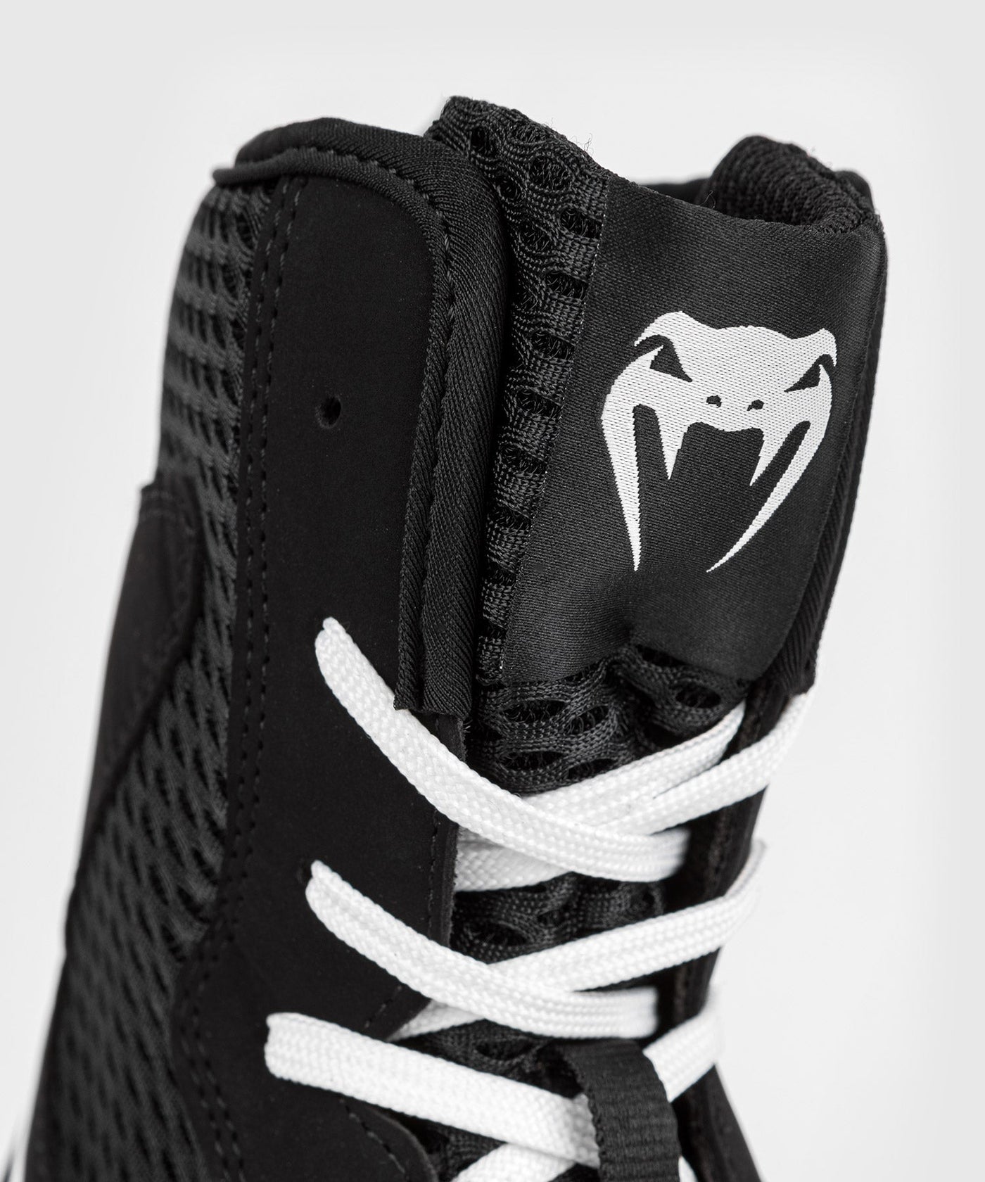 נעלי איגרוף -Venum Contender Boxing Shoes - Black/White