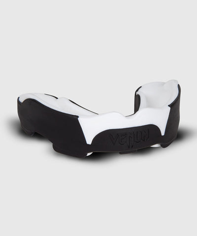 מגן שיניים Venum Predator Mouthguard