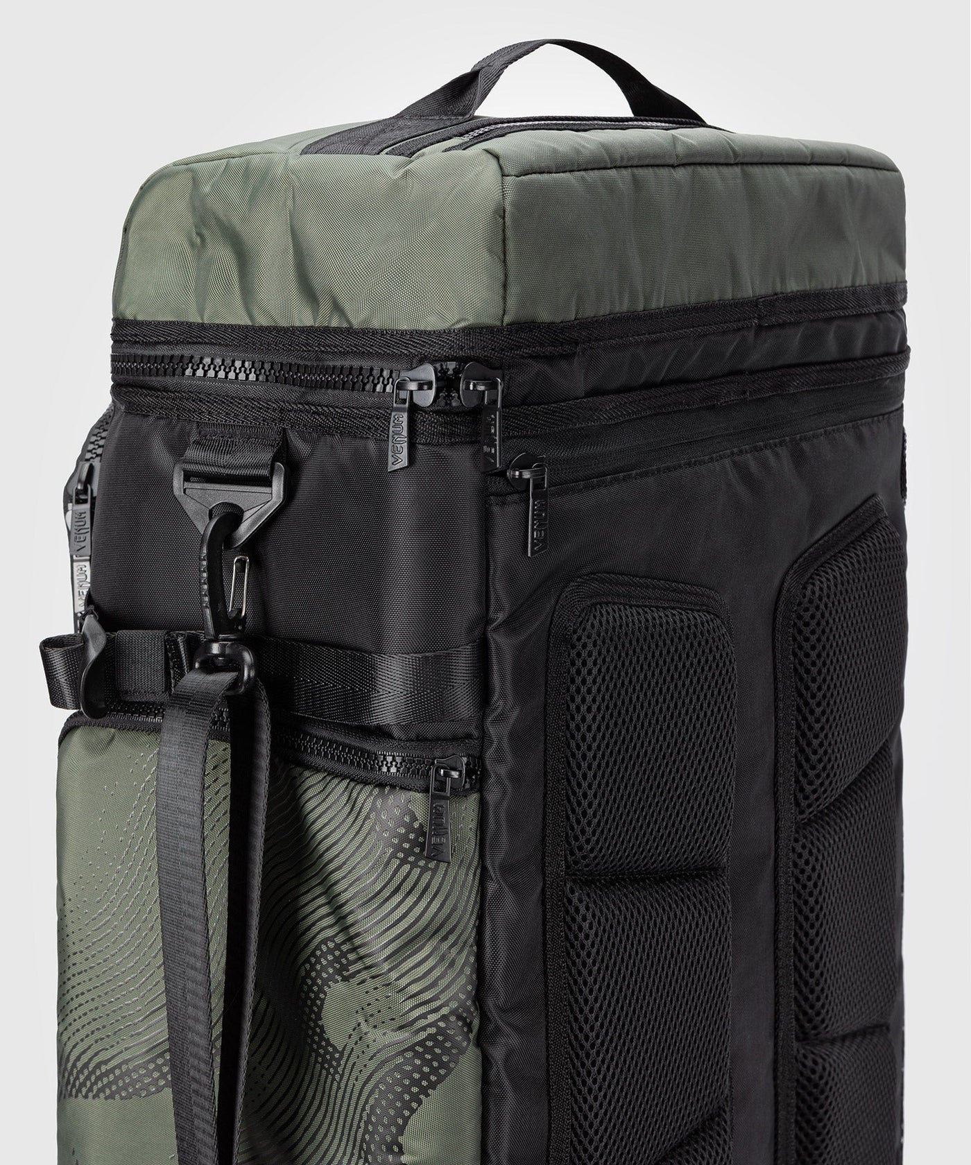 תיק ספורט Venum Trainer Hybrid sports bag