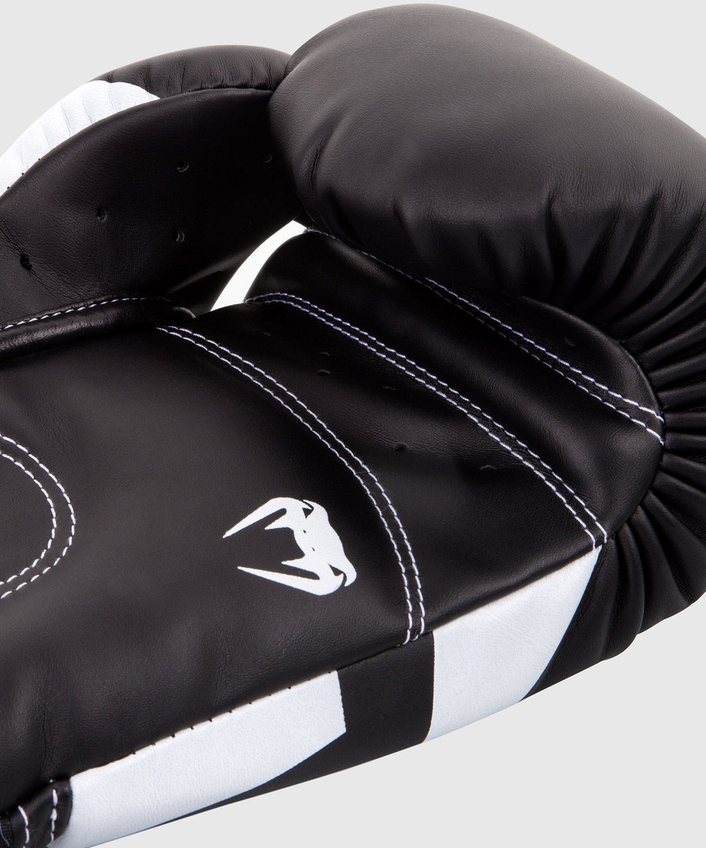 כפפות איגרוף Venum Elite Black/White